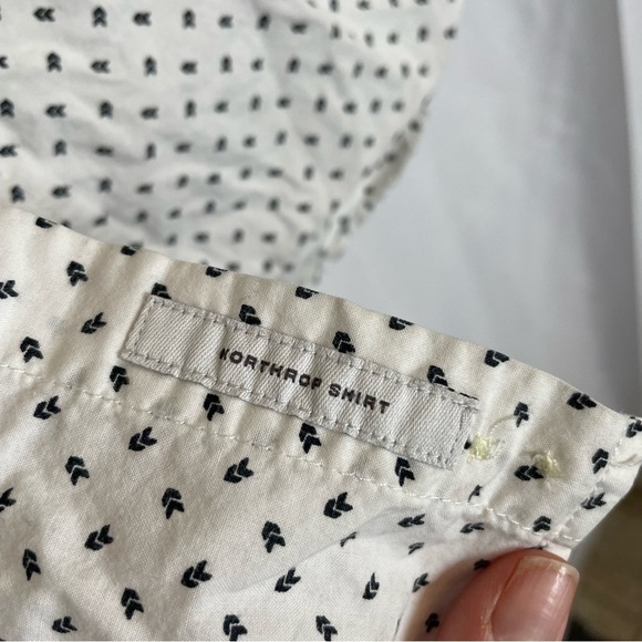 GOODFELLOW Men’s Casual White Navy Chevron Long Sleeve Button Down Size Small - Picture 11 of 12